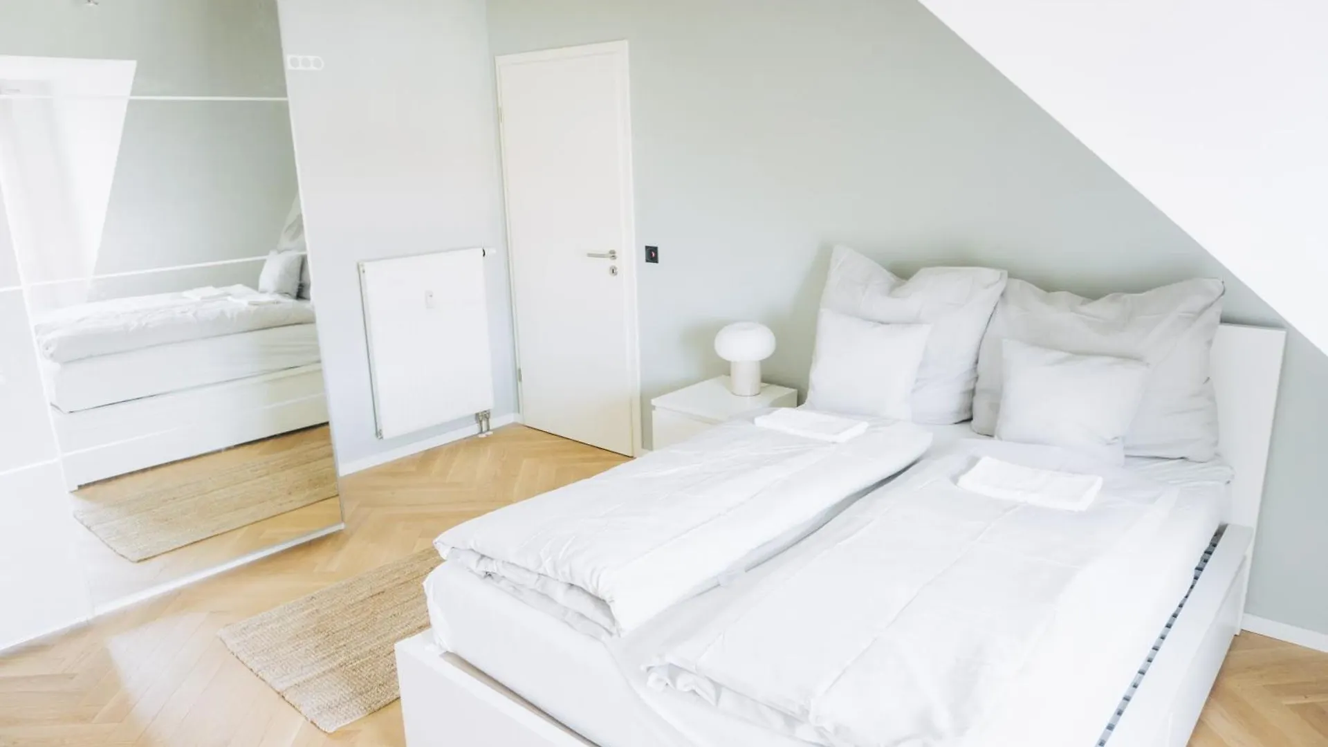 Homestay Raum Life - Design Apartment In Hallbergmoos Germany
